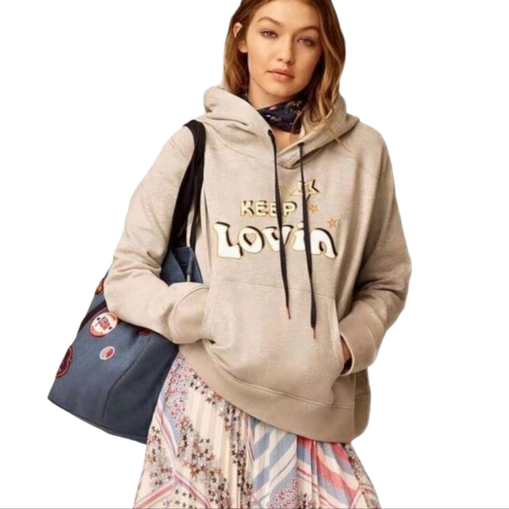Hilfiger x Gigi Hadid 2017 Keep Lovin Graphic Hoodie Gray Small